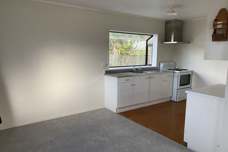 Photo of property in 2/8 Quiet Street, Te Atatu South, Auckland, 0610