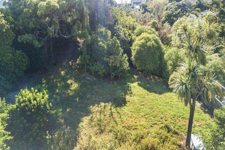 Photo of property in 13 Twomey Grove, Houghton Bay, Wellington, 6023