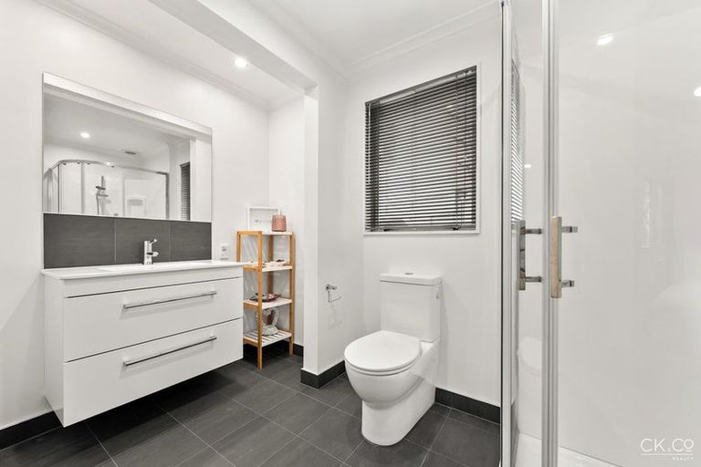 Photo of property in 32 Forest Road, Pinehaven, Upper Hutt, 5019