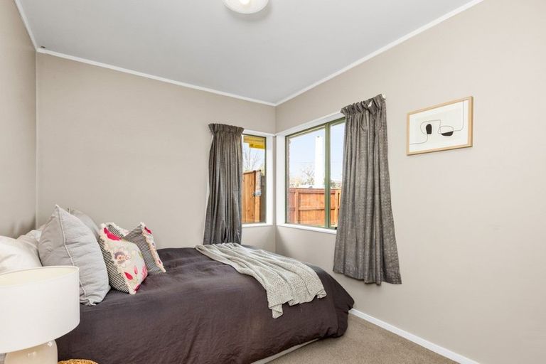 Photo of property in 2/42 Middle Road, Havelock North, 4130