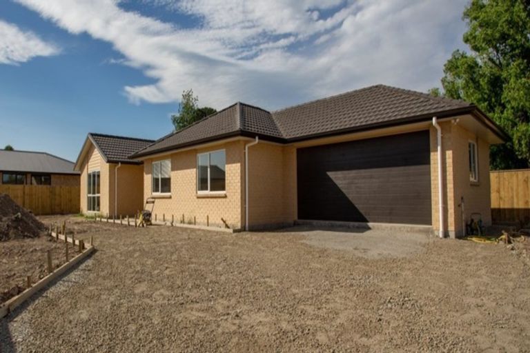 Photo of property in 62 Feist Street, Carterton, 5713