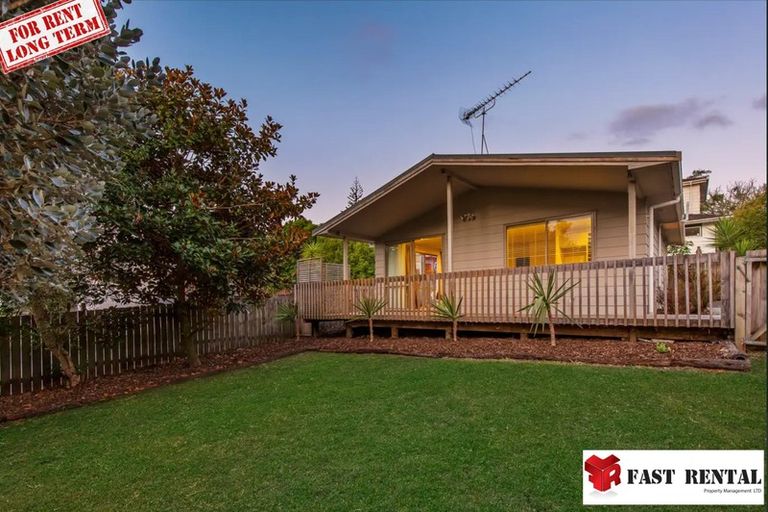 Photo of property in 2 Datura Place, Sunnynook, Auckland, 0620