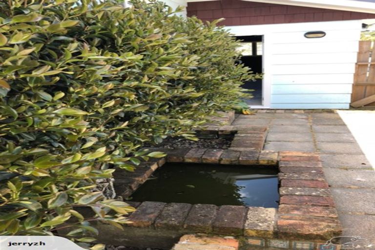 Photo of property in 83 Red Beach Road, Red Beach, 0932