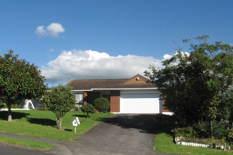 Photo of property in 96 Dalwhinnie Parade, Highland Park, Auckland, 2010