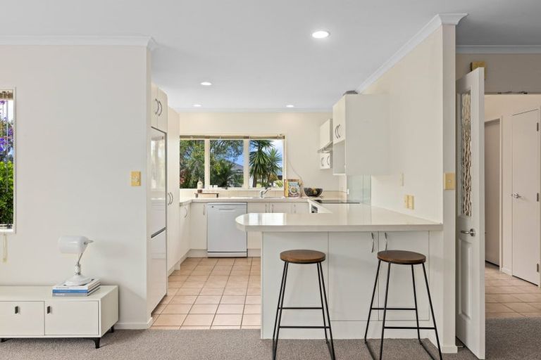 Photo of property in 106 Lakeside Drive, Orewa, 0931