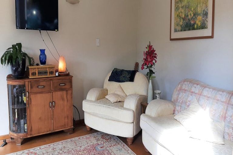 Photo of property in 95 Cornwallis Road, Cornwallis, Auckland, 0604