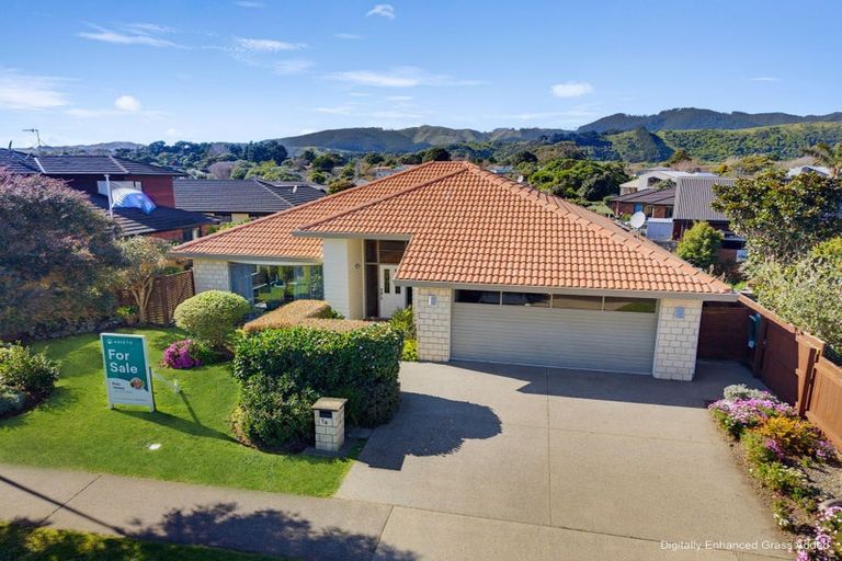Photo of property in 76 Hillcrest Road North, Raumati Beach, Paraparaumu, 5032