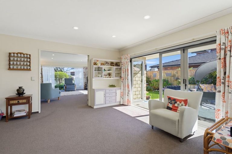 Photo of property in 76 Hillcrest Road North, Raumati Beach, Paraparaumu, 5032