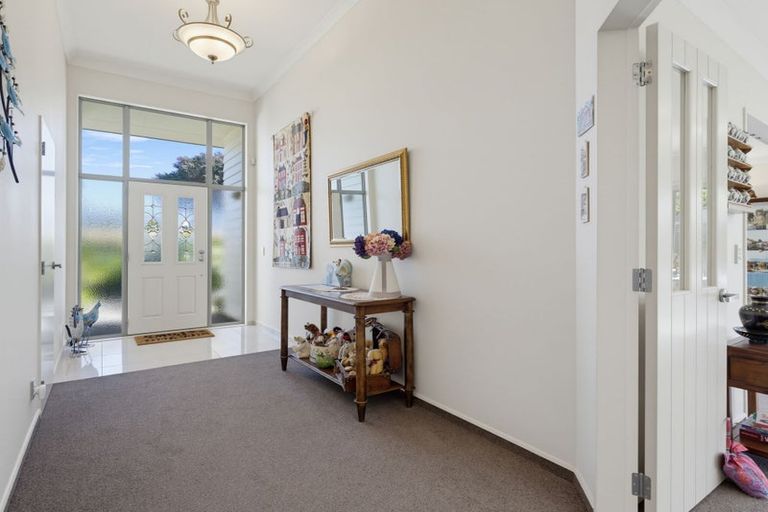 Photo of property in 76 Hillcrest Road North, Raumati Beach, Paraparaumu, 5032
