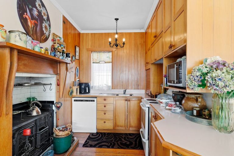 Photo of property in 24 Richmond Street, Fitzroy, New Plymouth, 4312