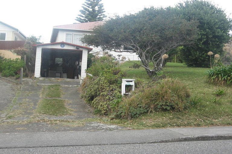 Photo of property in 104 Wellington Road, Paekakariki, 5034