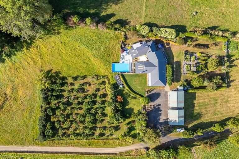 Photo of property in 101 Forest Lakes Road, Otaki, 5583