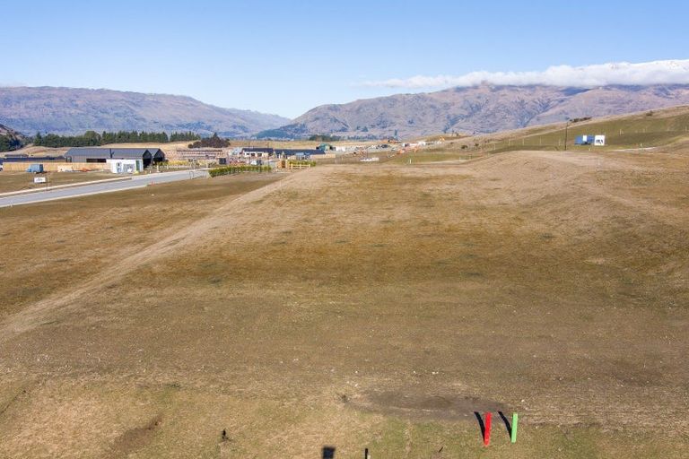 Photo of property in 32 Carrickmore Crescent, Wanaka, 9305
