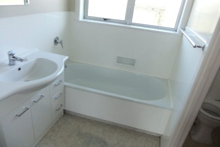 Photo of property in 8b Macmurdo Avenue, Glenview, Hamilton, 3206