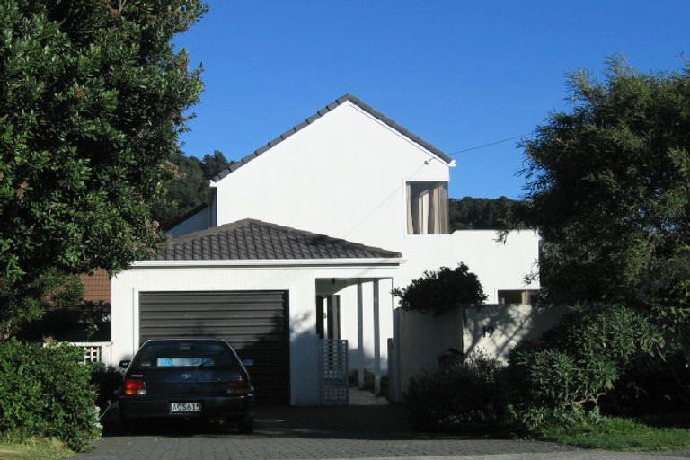 Photo of property in 19 Miro Street, Eastbourne, Lower Hutt, 5013
