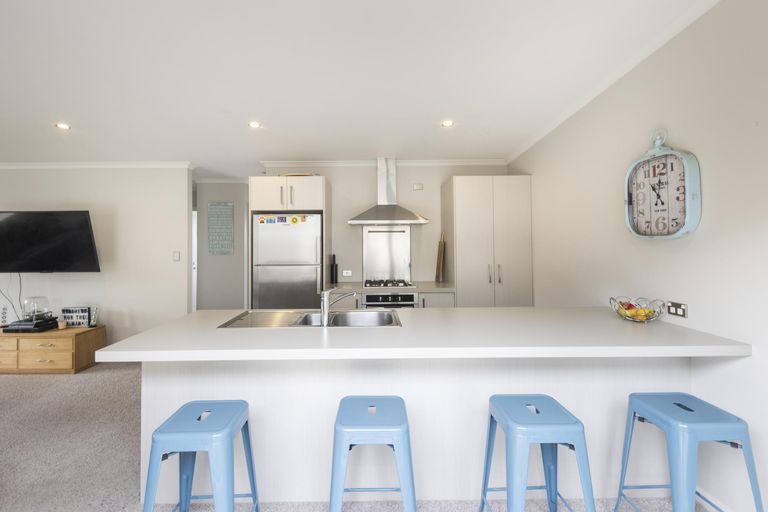 Photo of property in 6a Chelwood Street, Takaro, Palmerston North, 4412