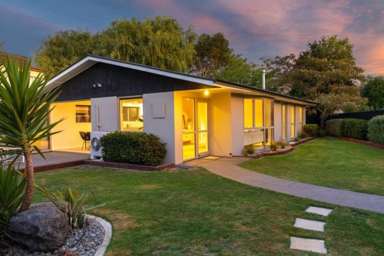 Photo of property in 8 Redwood Place, St Albans, Christchurch, 8052