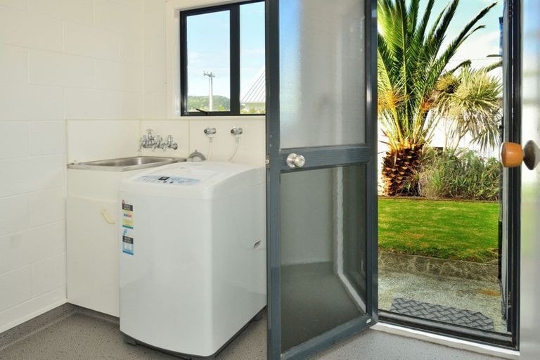 Photo of property in 9 Moana Drive, Mahia, 4198