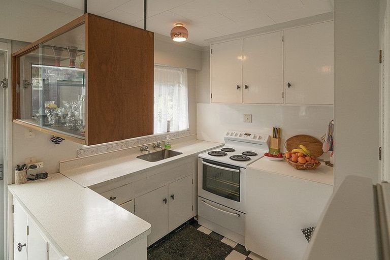 Photo of property in 18 Anthony Grove, Paraparaumu Beach, Paraparaumu, 5032