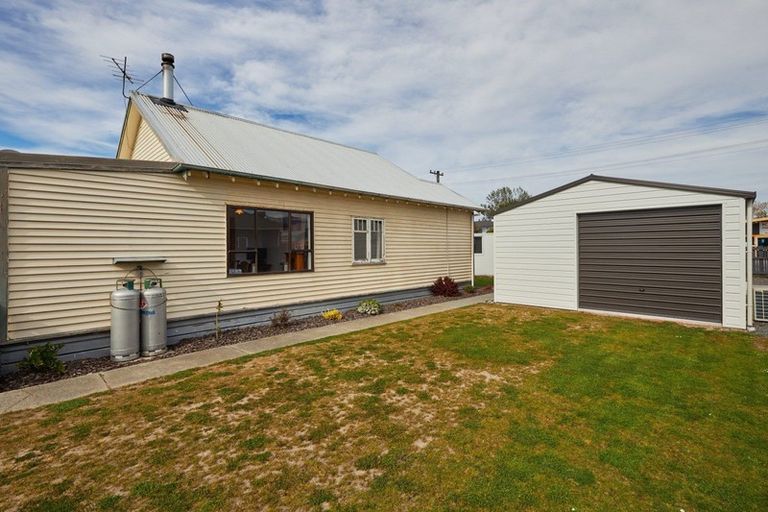 Photo of property in 16 Beach Road, Kaikoura, 7300