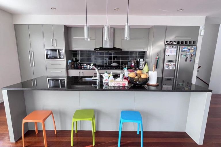 Photo of property in 3 Keating Rise, Northcross, Auckland, 0632