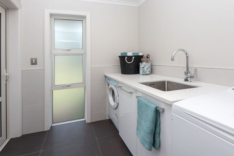 Photo of property in 497 Whitford Road, Whitford, Howick, 2571