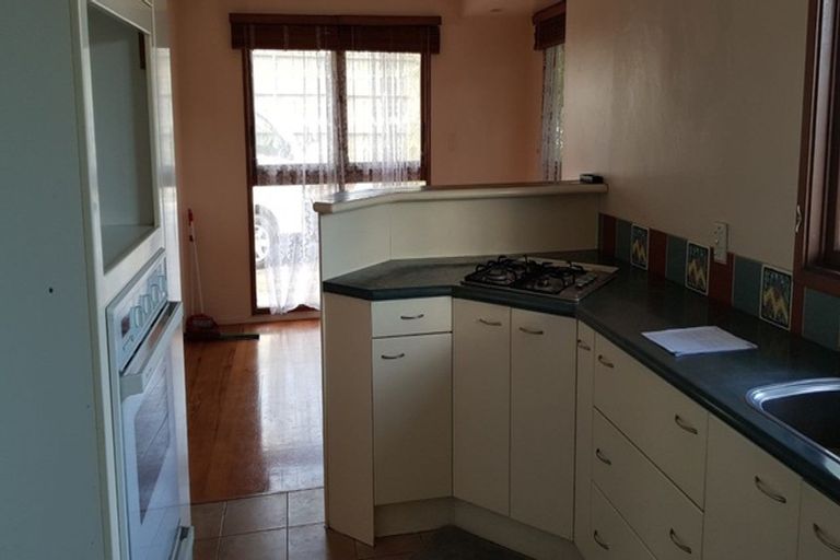 Photo of property in 212 Forrest Hill Road, Forrest Hill, Auckland, 0620