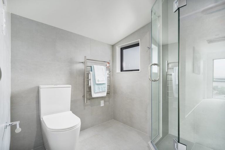 Photo of property in 8/6 Shakespeare Road, Milford, Auckland, 0620