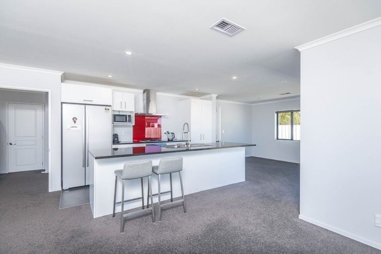 Photo of property in 36 Havana Rise, Grenada Village, Wellington, 6037