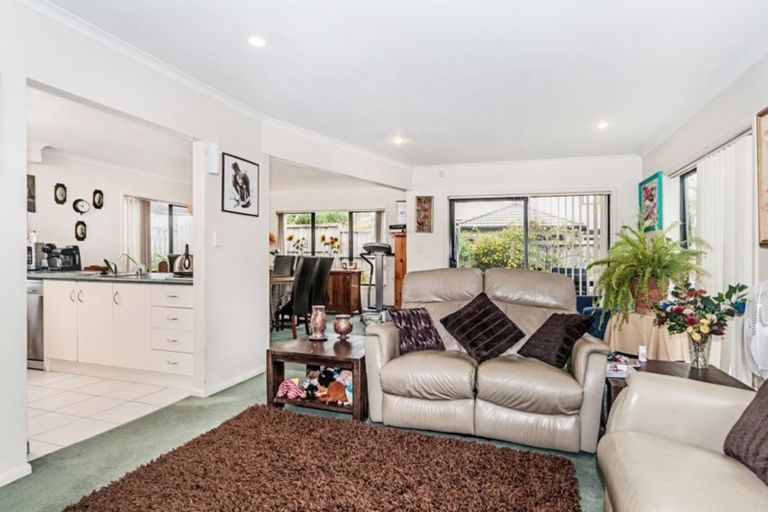 Photo of property in 41 Kellaway Drive, East Tamaki, Auckland, 2013