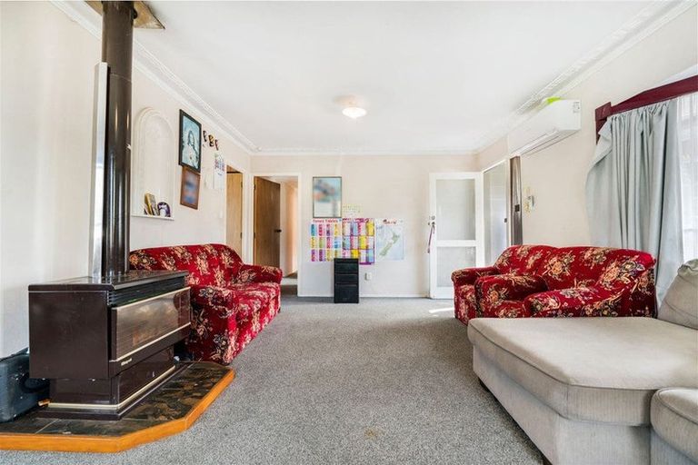 Photo of property in 58 Moncrieff Avenue, Clendon Park, Auckland, 2103