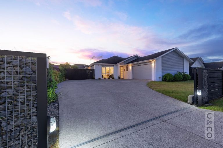 Photo of property in 30 Jelas Drive, Riverhead, 0820