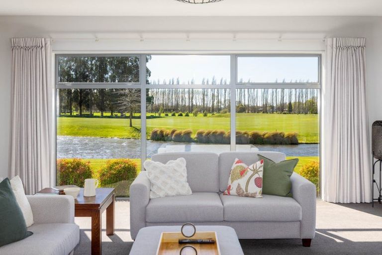 Photo of property in 52 Mapleham Drive, Pegasus, 7612