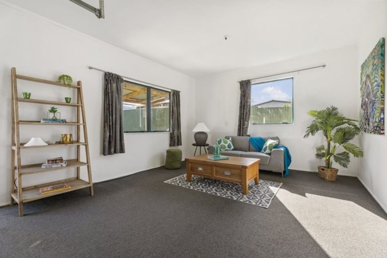 Photo of property in 76 Thompson Terrace, Manurewa, Auckland, 2102
