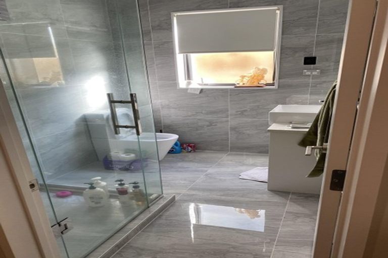 Photo of property in 2 Creggan Crescent, Flat Bush, Auckland, 2019