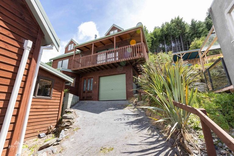 Photo of property in 7b Caples Place, Fernhill, Queenstown, 9300
