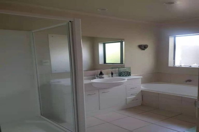 Photo of property in 14 Clavoy Place, East Tamaki, Auckland, 2016