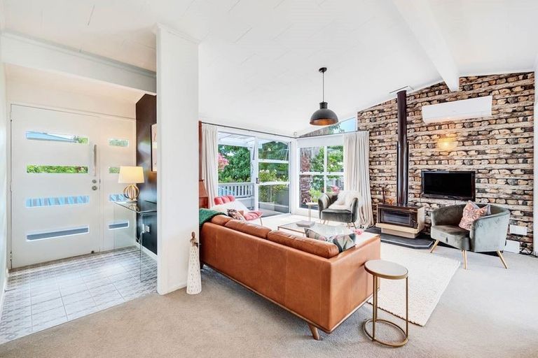 Photo of property in 1/6 Tyne Road, Forrest Hill, Auckland, 0620