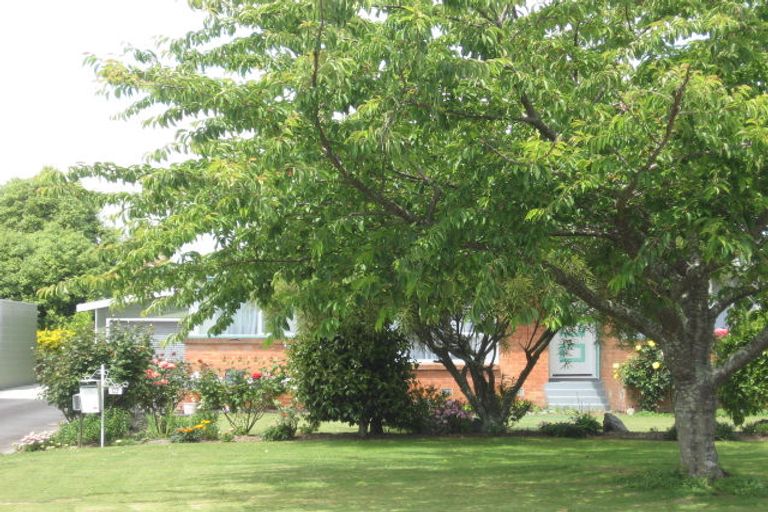 Photo of property in 316 Shakespeare Street, Leamington, Cambridge, 3432