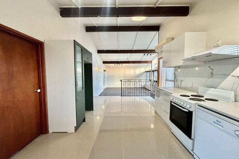 Photo of property in 52 Hope Farm Avenue, Pakuranga Heights, Auckland, 2010