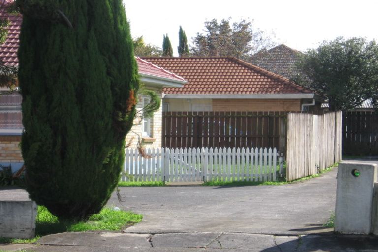 Photo of property in 195 Puhinui Road, Papatoetoe, Auckland, 2104