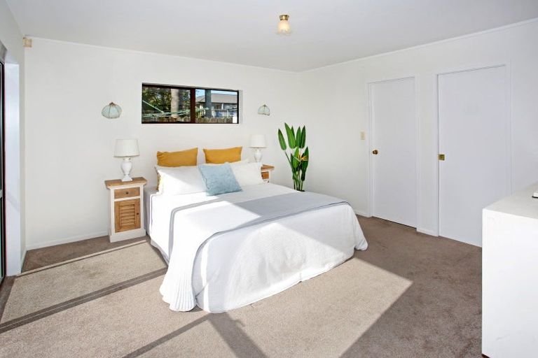 Photo of property in 52 Bob Charles Drive, Golflands, Auckland, 2013