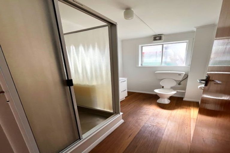 Photo of property in 1/246 Main Road, Tawa, Wellington, 5028