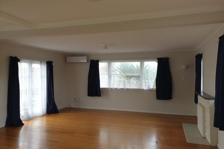 Photo of property in 51 Beaumonts Way, Manurewa, Auckland, 2102