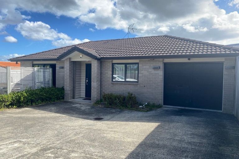 Photo of property in 2 Fortunes Road, Half Moon Bay, Auckland, 2012