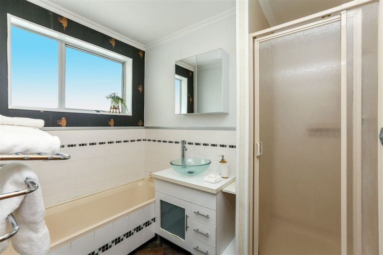 Photo of property in 4 Villa Place, Bell Block, New Plymouth, 4312