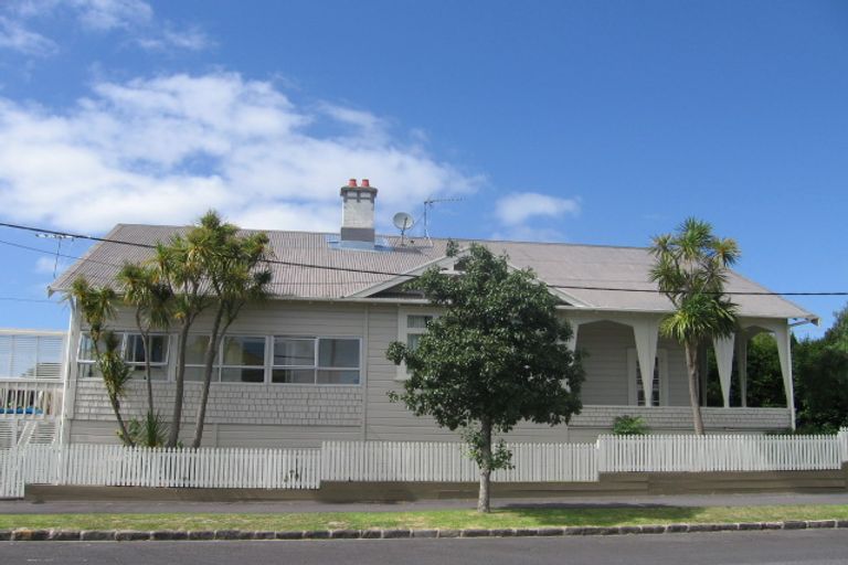Photo of property in 39 Allenby Avenue, Devonport, Auckland, 0624