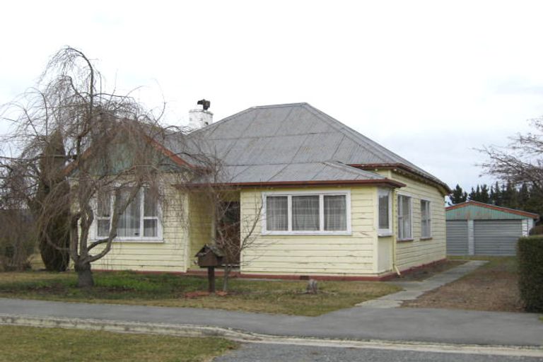 Photo of property in 12 Mckenzie Street, Fairlie, 7925