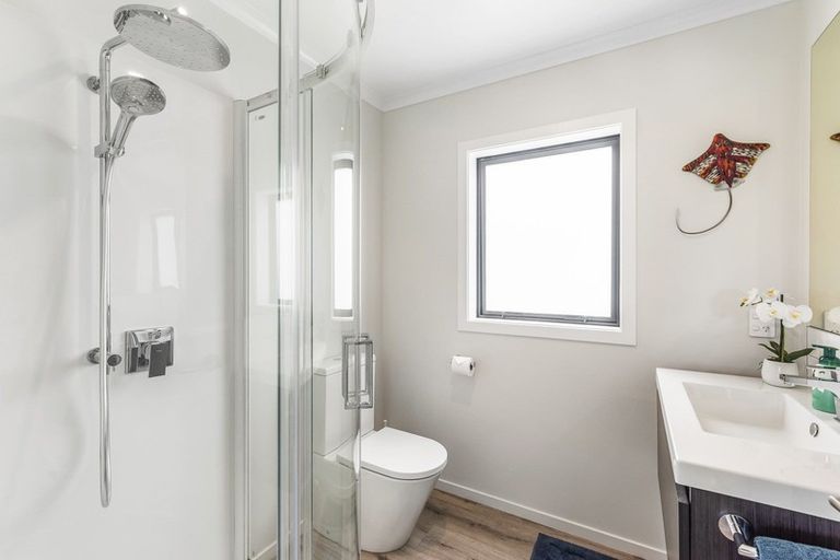 Photo of property in 124 Main Road, Waikanae, 5036