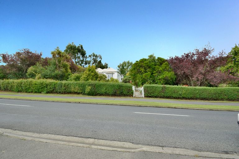 Photo of property in 32 Beach Street, Waikouaiti, 9510